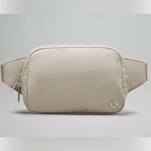 NWT Lululemon 2 liter Everywhere Belt Bag, color raw linen